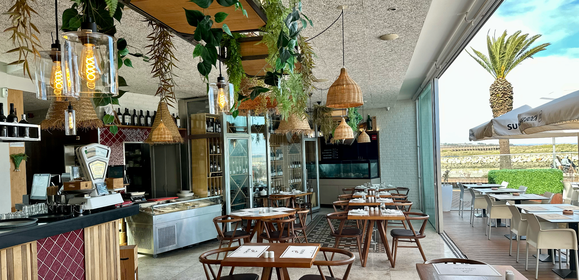 Interior elegante do Restaurante Dois Irmãos